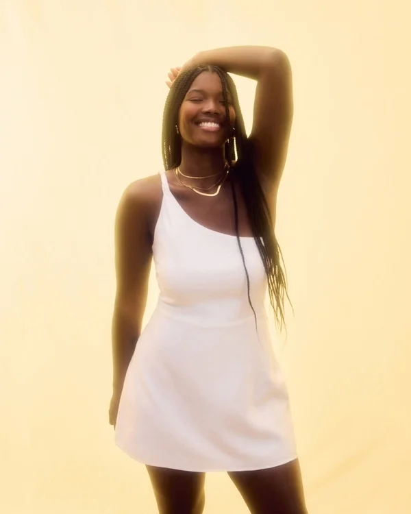 Asymmetrisches Minikleid aus Leinenmischung Asymmetrisches Minikleid aus Leinenmischung