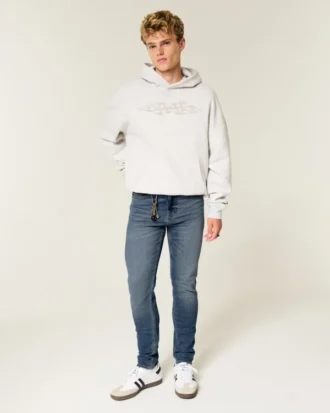 Athletische Skinny-Jeans in mittlerer Waschung