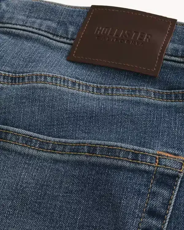 Athletische Skinny-Jeans in mittlerer Waschung Athletische Skinny-Jeans in mittlerer Waschung