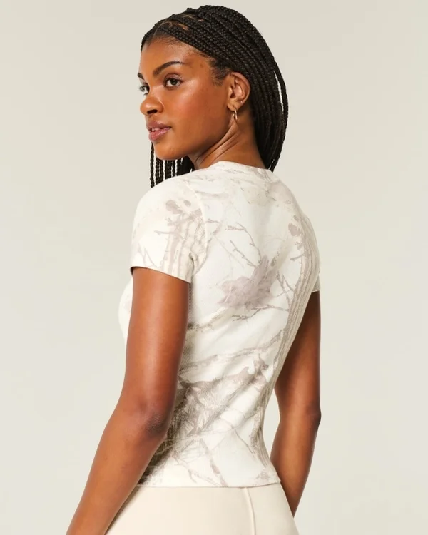 Baby-T-Shirt mit Camouflage-Muster Baby-T-Shirt mit Camouflage-Muster