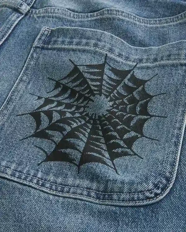 Baggy-Jeans in mittlerer Waschung mit Doodle-Print Baggy-Jeans in mittlerer Waschung mit Doodle-Print