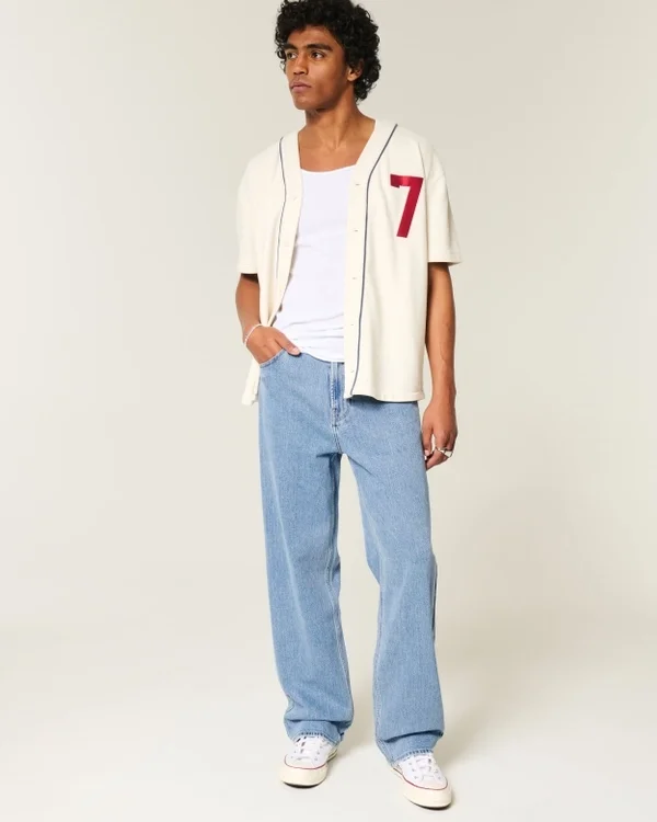 Baggy-Jeans mit Stickerei in mittlerer Waschung Baggy-Jeans mit Stickerei in mittlerer Waschung