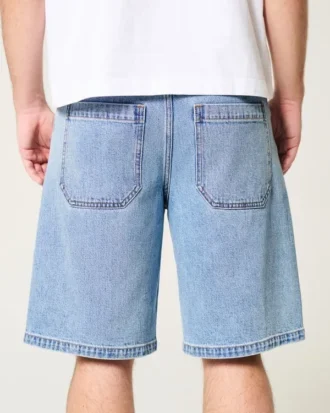 Baggy-Jeansshorts in mittlerer Waschung