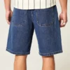 Baggy-Jeansshorts in mittlerer Waschung Baggy-Jeansshorts in mittlerer Waschung
