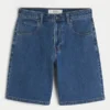 Baggy-Jeansshorts in mittlerer Waschung Baggy-Jeansshorts in mittlerer Waschung