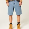 Baggy-Jeansshorts mit gesticktem Logo Baggy-Jeansshorts mit gesticktem Logo