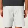 Über dem Knie endende Twill-Shorts zum Hineinschlüpfen Über dem Knie endende Twill-Shorts zum Hineinschlüpfen