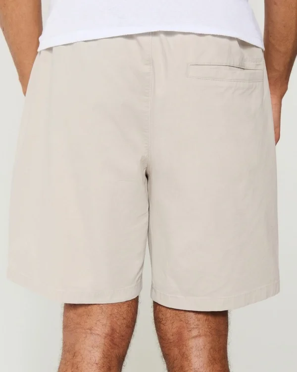 Über dem Knie endende Twill-Shorts zum Hineinschlüpfen Über dem Knie endende Twill-Shorts zum Hineinschlüpfen