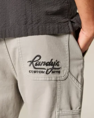 Bestickte, locker sitzende Malerjeans Bestickte, locker sitzende Malerjeans