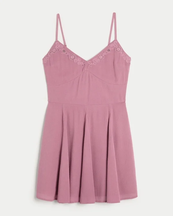 Besticktes Minikleid Besticktes Minikleid