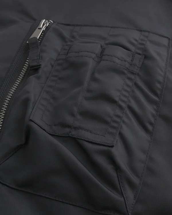 Bomberjacke mit Kunstfellbesatz und Reißverschluss Bomberjacke mit Kunstfellbesatz und Reißverschluss