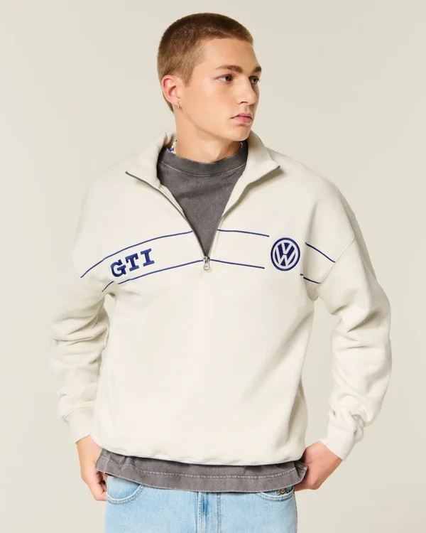 Boxy Half-Zip Volkswagen Graphic Sweatshirt Boxy Half-Zip Volkswagen Graphic Sweatshirt