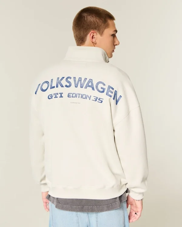 Boxy Half-Zip Volkswagen Graphic Sweatshirt Boxy Half-Zip Volkswagen Graphic Sweatshirt