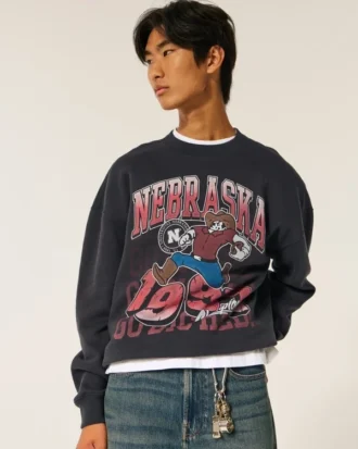 Boxy University of Nebraska Cornhuskers Graphic Crew Sweatshirt Boxy University of Nebraska Cornhuskers Graphic Crew Sweatshirt