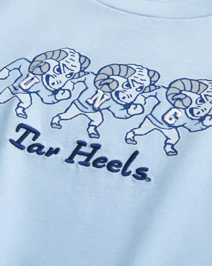 Boxy University of North Carolina at Chapel Hill Tar Heels Grafik-T-Shirt