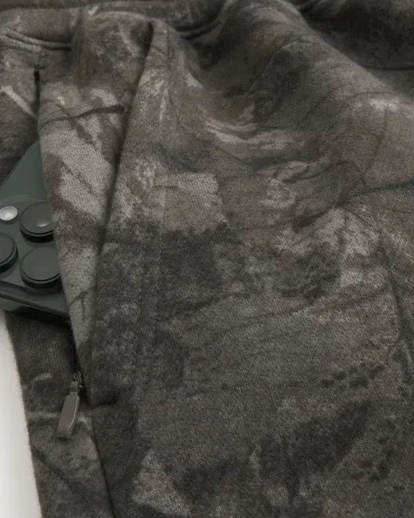 Camouflage-Fleece-Shorts über dem Knie Camouflage-Fleece-Shorts über dem Knie