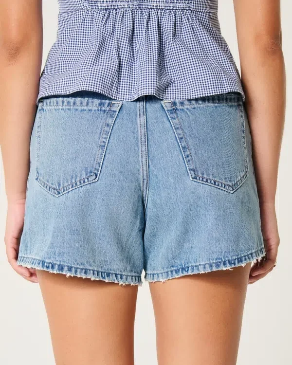 Curvy High-Rise Relaxed Denim Shorts in mittlerer Waschung, 5″ Curvy High-Rise Relaxed Denim Shorts in mittlerer Waschung, 5″