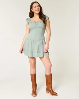 Flatterärmel-Skort-Kleid Flatterärmel-Skort-Kleid