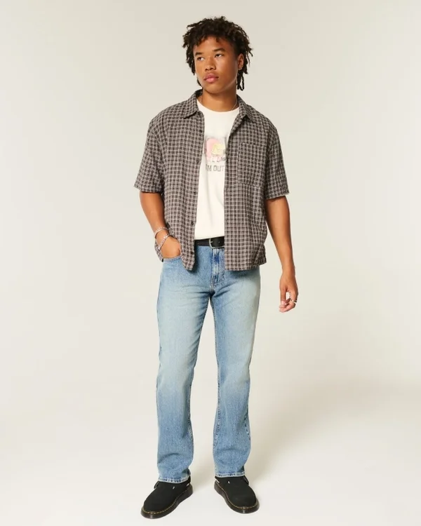 Gerade geschnittene Jeans in mittlerer Waschung Gerade geschnittene Jeans in mittlerer Waschung