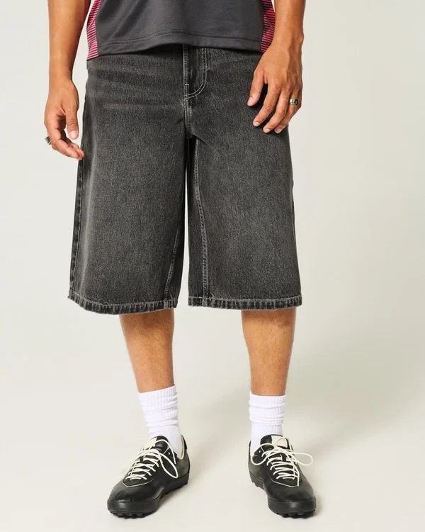 Gewaschene schwarze Denim-Halbhose Gewaschene schwarze Denim-Halbhose