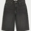 Gewaschene schwarze Denim-Halbhose Gewaschene schwarze Denim-Halbhose