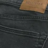 Gewaschene schwarze Straight-Jeans Gewaschene schwarze Straight-Jeans