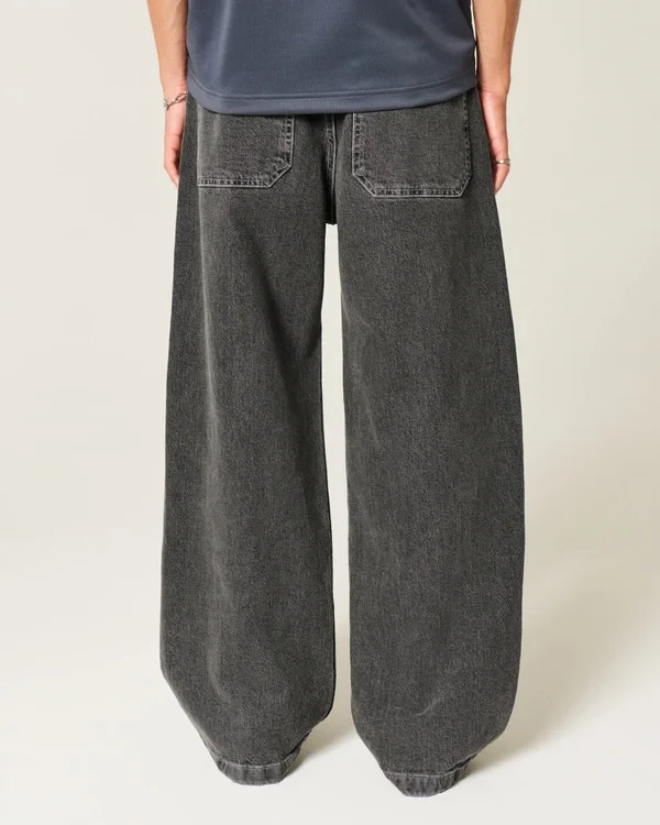 Gewaschene schwarze Super-Baggy-Jeans Gewaschene schwarze Super-Baggy-Jeans