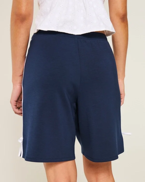 Gilly Hicks Active Cooldown Shorts mit seitlicher Schleife Gilly Hicks Active Cooldown Shorts mit seitlicher Schleife