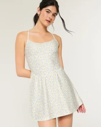 Gilly Hicks Active Kleid mit Riemchen am Rücken