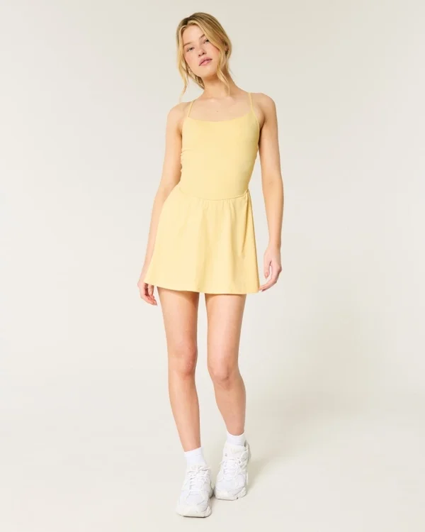 Gilly Hicks Active Kleid mit Riemchen am Rücken Gilly Hicks Active Kleid mit Riemchen am Rücken