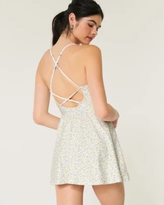 Gilly Hicks Active Kleid mit Riemchen am Rücken