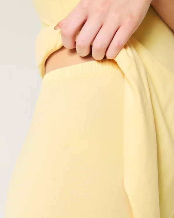 Gilly Hicks Active Kleid mit Riemchen am Rücken Gilly Hicks Active Kleid mit Riemchen am Rücken