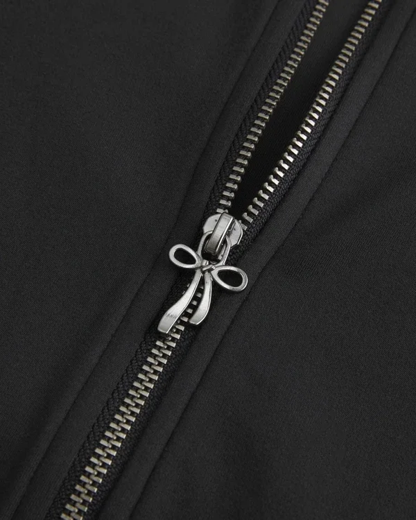 Gilly Hicks Active Recharge Jacke mit seitlichem Bindegürtel und Reißverschluss Gilly Hicks Active Recharge Jacke mit seitlichem Bindegürtel und Reißverschluss