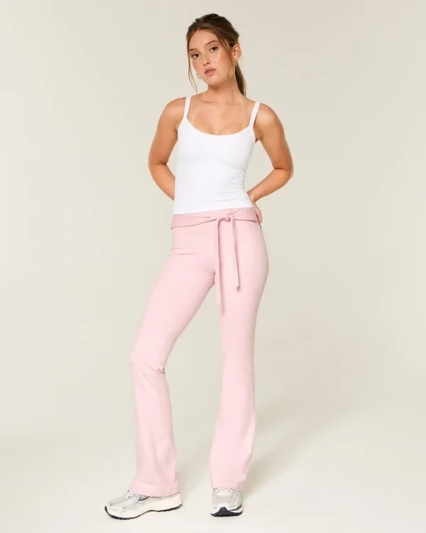 Gilly Hicks Active Recharge Leggings mit Bindegürtel und Bootcut-Bein Gilly Hicks Active Recharge Leggings mit Bindegürtel und Bootcut-Bein