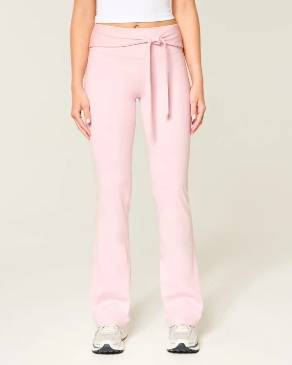 Gilly Hicks Active Recharge Leggings mit Bindegürtel und Bootcut-Bein Gilly Hicks Active Recharge Leggings mit Bindegürtel und Bootcut-Bein