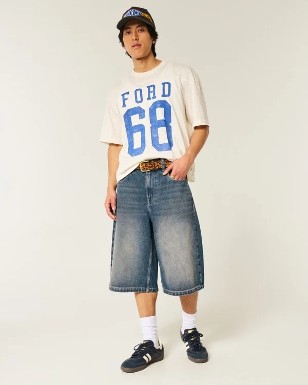 Halbhose aus mittelblauem Denim Halbhose aus mittelblauem Denim