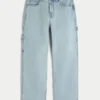 Hellblaue Baggy-Jeans im Painter-Stil Hellblaue Baggy-Jeans im Painter-Stil