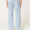 Hellblaue Baggy-Jeans im Painter-Stil Hellblaue Baggy-Jeans im Painter-Stil