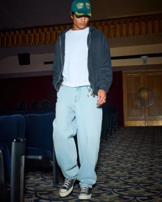 Hellblaue Skater-Baggy-Jeans Hellblaue Skater-Baggy-Jeans