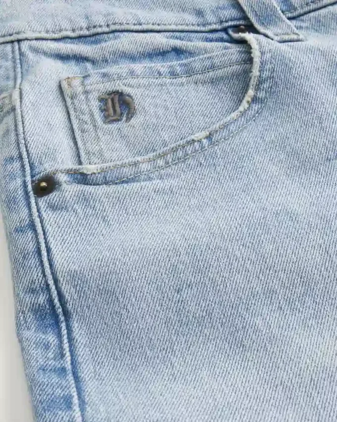 Hellblaue Skater-Baggy-Jeans Hellblaue Skater-Baggy-Jeans