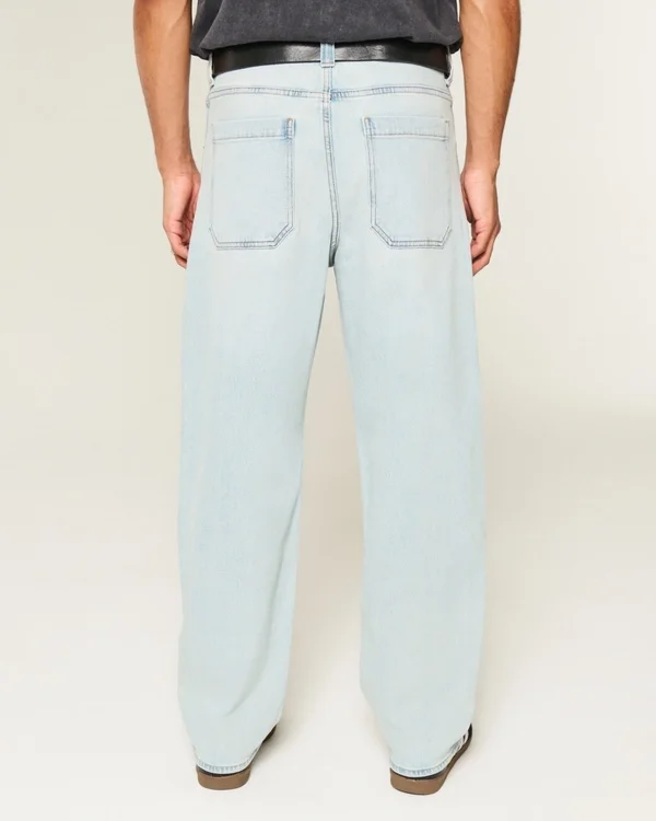 Hellblaue Skater-Baggy-Jeans mit Spielkartengrafik Hellblaue Skater-Baggy-Jeans mit Spielkartengrafik