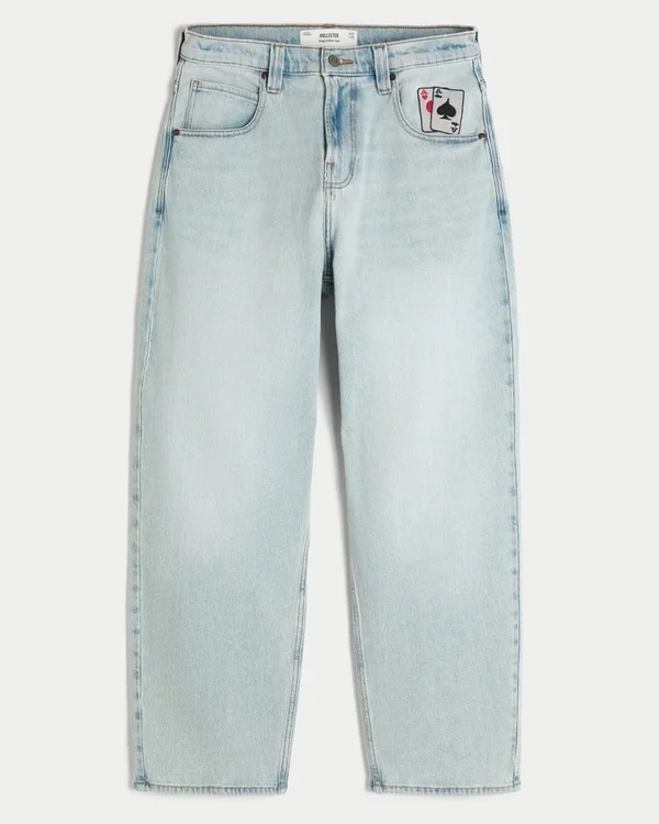Hellblaue Skater-Baggy-Jeans mit Spielkartengrafik Hellblaue Skater-Baggy-Jeans mit Spielkartengrafik