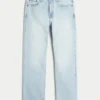 Hellblaue Straight-Jeans