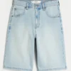 Hellblaue Super-Baggy-Jeansshorts mit Würfelgrafik Hellblaue Super-Baggy-Jeansshorts mit Würfelgrafik