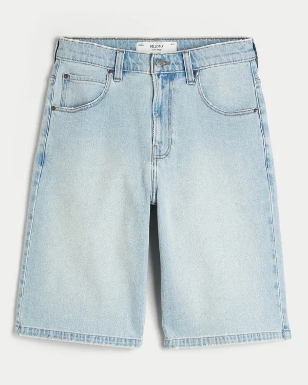 Hellblaue Super-Baggy-Jeansshorts mit Würfelgrafik Hellblaue Super-Baggy-Jeansshorts mit Würfelgrafik