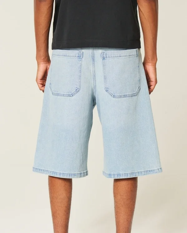 Hellblaue, verzierte Super-Baggy-Jeansshorts Hellblaue, verzierte Super-Baggy-Jeansshorts