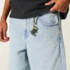 Hellblaue, verzierte Super-Baggy-Jeansshorts Hellblaue, verzierte Super-Baggy-Jeansshorts
