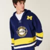 Hockey-Sweatshirt mit Grafik der University of Michigan Wolverines Hockey-Sweatshirt mit Grafik der University of Michigan Wolverines
