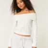 Hollister Bequemer Cloud Stitchy Off-Shoulder-Pullover Hollister Bequemer Cloud Stitchy Off-Shoulder-Pullover