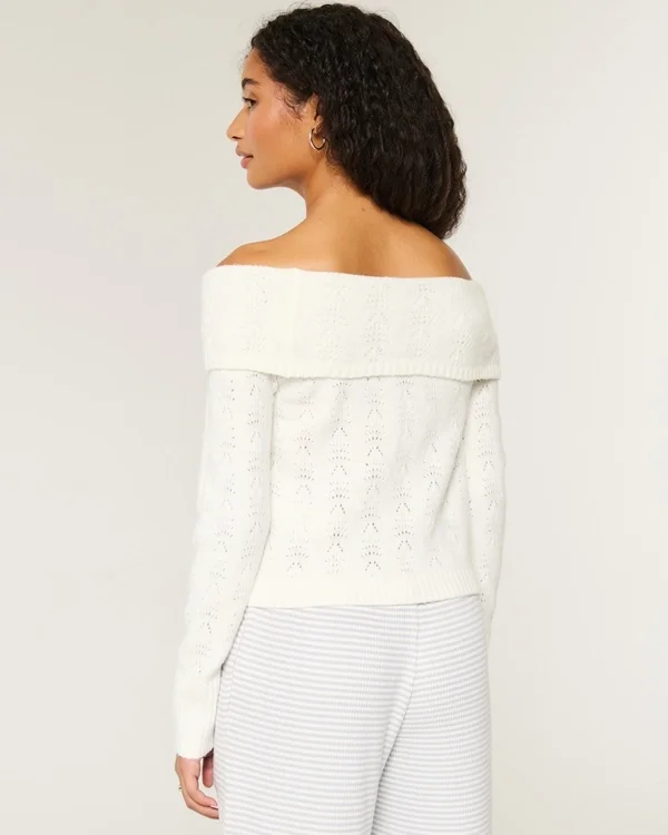 Hollister Bequemer Cloud Stitchy Off-Shoulder-Pullover Hollister Bequemer Cloud Stitchy Off-Shoulder-Pullover